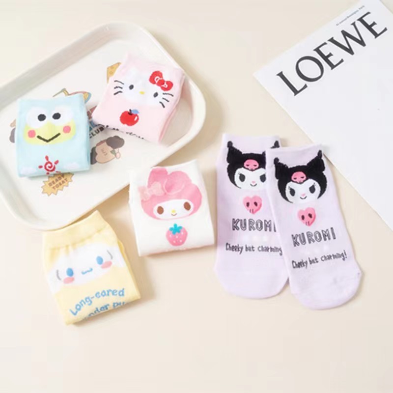 

(Kakabicam) Kaos Kaki Dewasa Sanrio Characters (Seri 3)