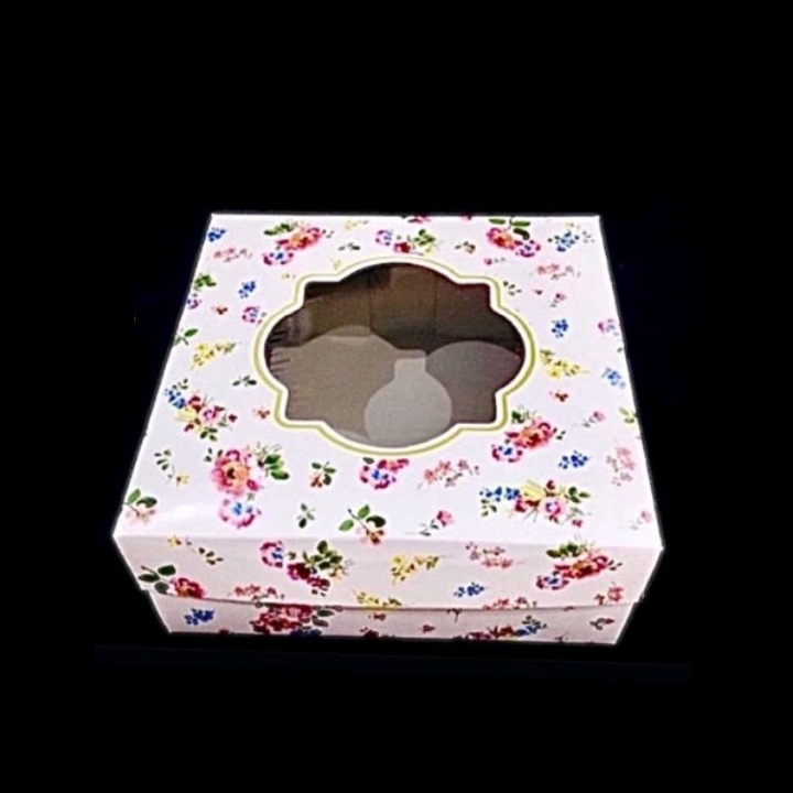 

(10 pcs) Box Mika Kue 25x25x10cm Kardus Hampers Cake Dus Parcel Motif Bunga
