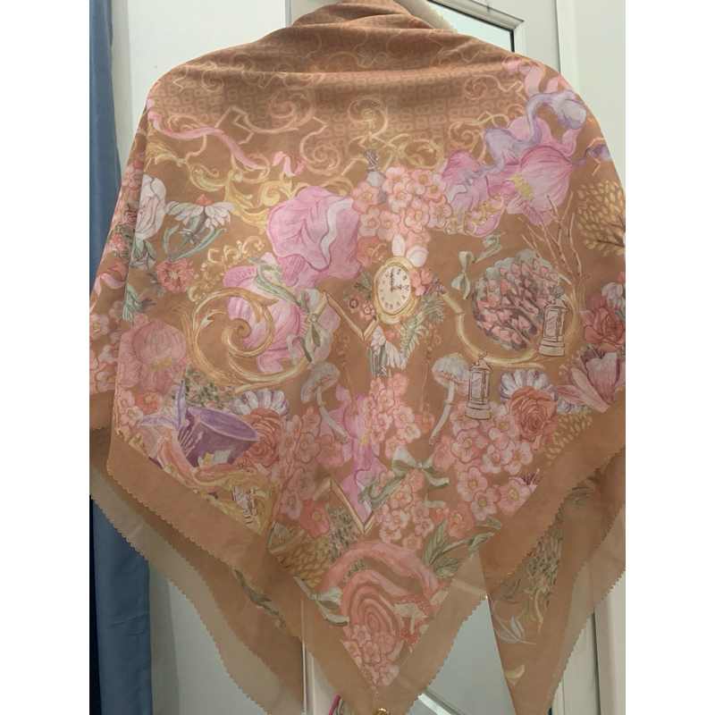 Buttonscarves Wonderland series Preloved