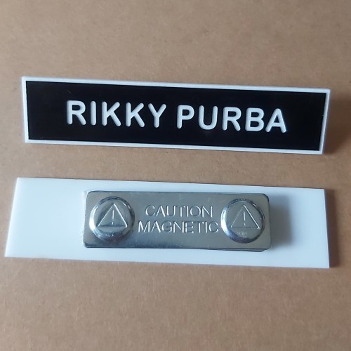

NAMETAG AKRILIK GRAFIR