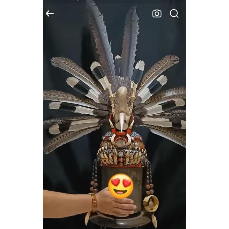 topi etnik kalimantan