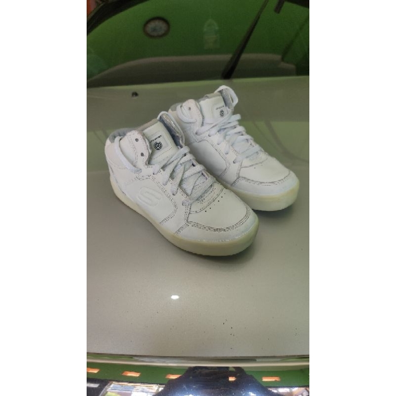 Peloved PL sepatu anak skechers putih light