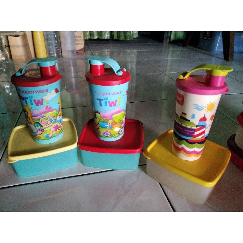paket bekal anak TK (kotak makan+ botol)ORI Tupperware second