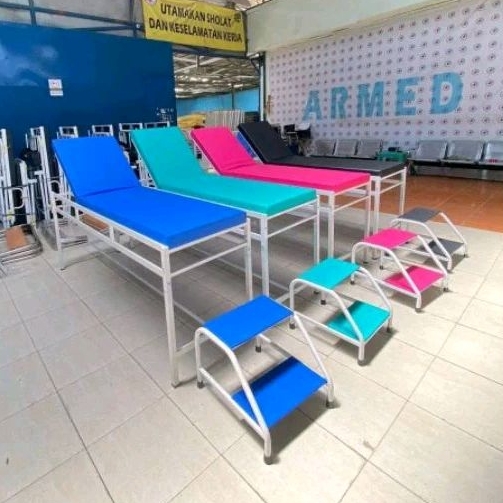 Bed periksa pasien / tempat tidur pasien / bed uks / bed periksa pasien / meja periksa besi