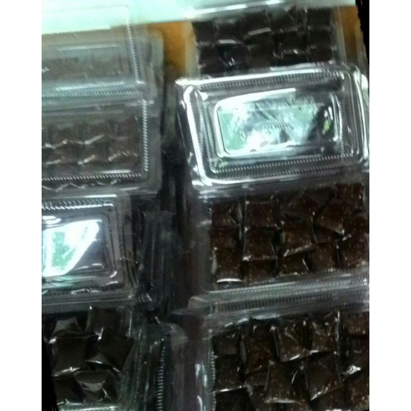 

Dodol khas sunda sudah kemasan mika isi 12pcs