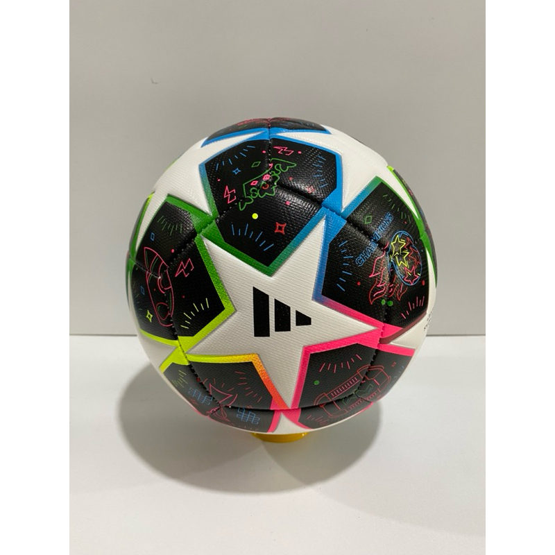 Bola Kaki Adidas Champions 2023
