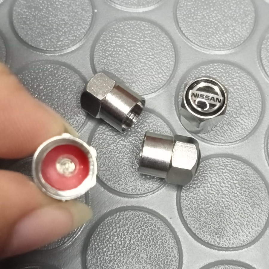 Penutup Ban Logo Nissan Mobil Nissan Terrano