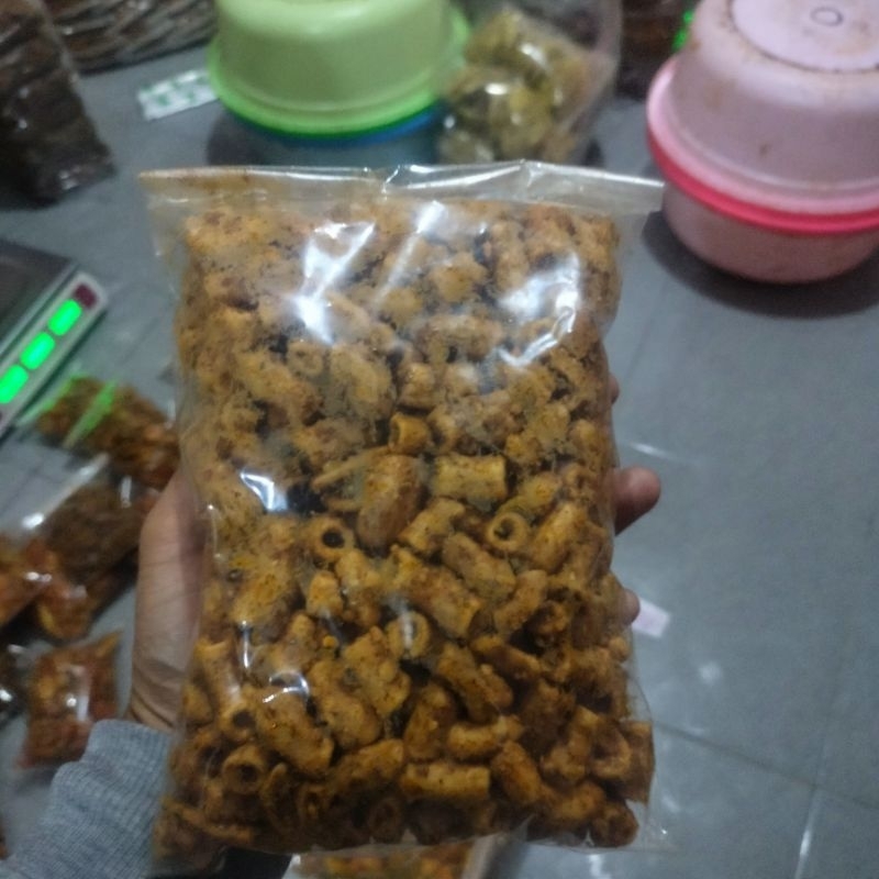 

SEBLAK KERING MAKARONI BUMBU KACANG, KERUPUK , KERIPIK