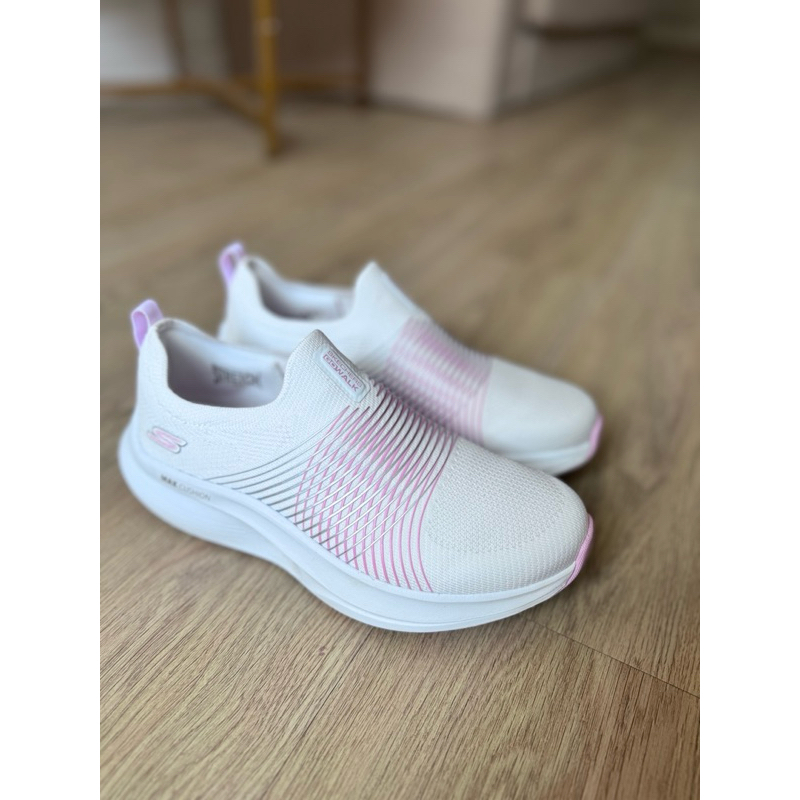 Skechers Sepatu Wanita Running Sneaker White Skecher Go Walk Max Walker