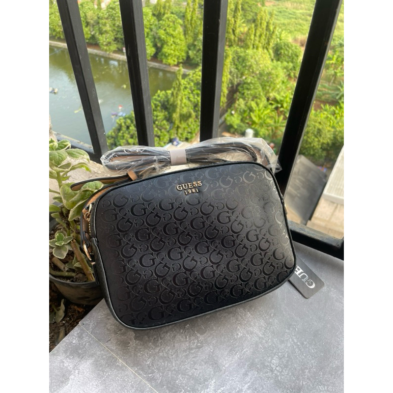 Guess sling camera bag