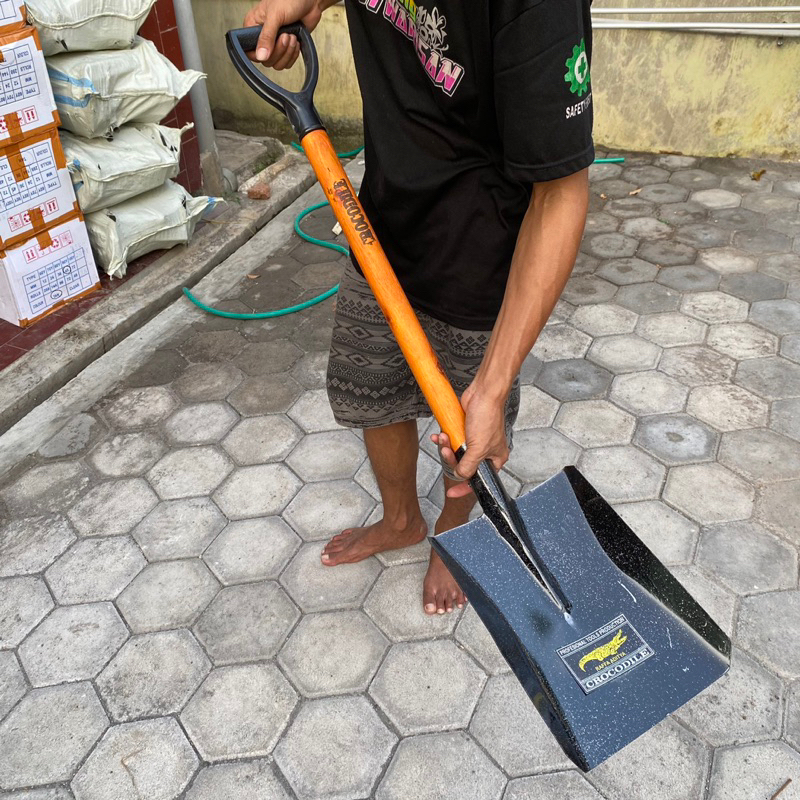 Sekop Besar cap Buaya crocodile Sekop proyek Bangunan sekop pasir sekop tanah