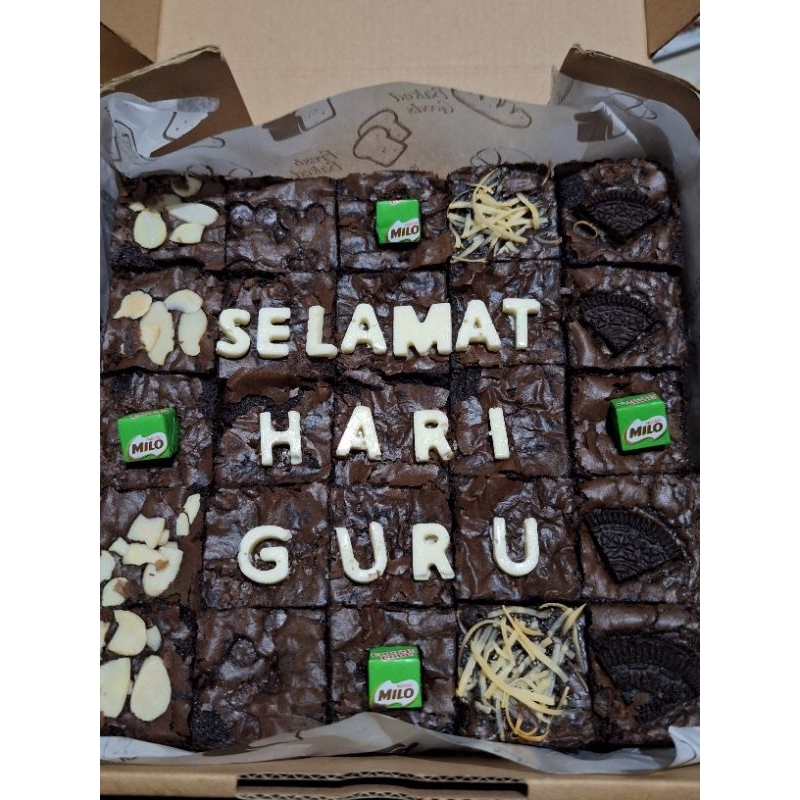 

Custom Tulisan Fudgy Brownies khusus instant / sameday