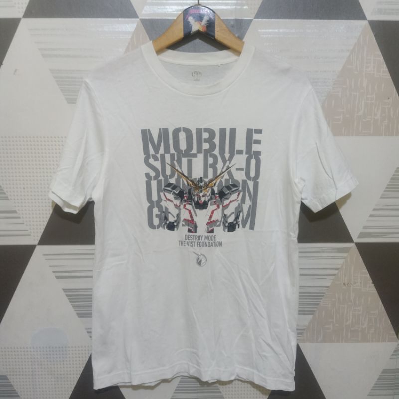 Tshirt Uniqlo Gundam