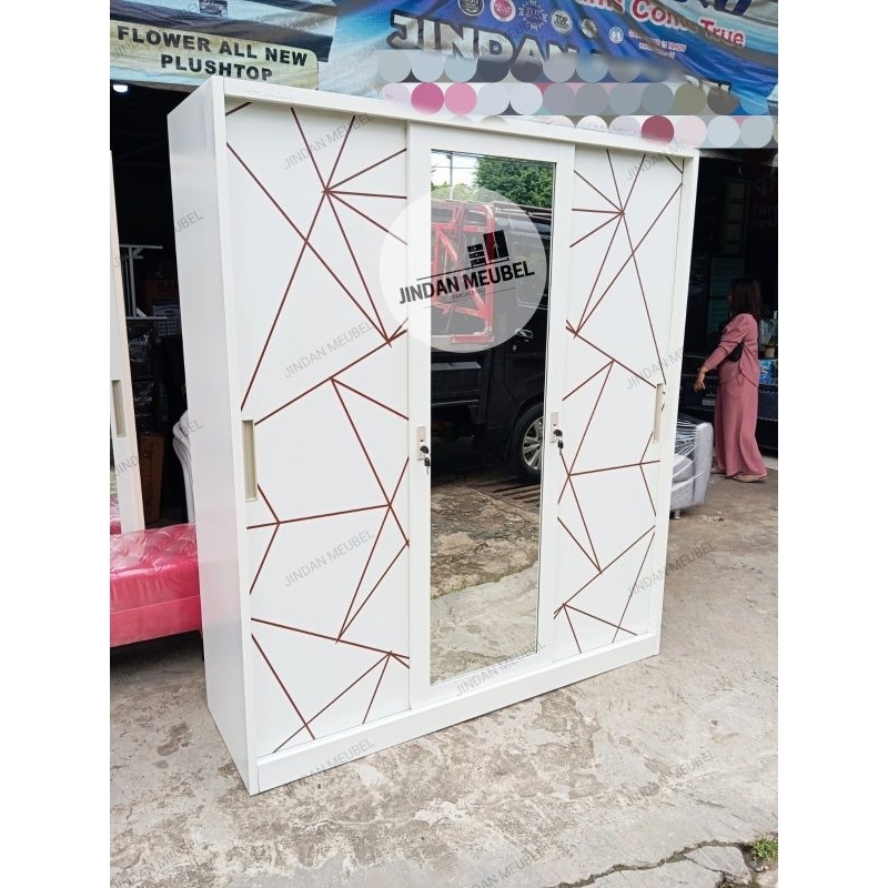 lemari pakaian besi pintu 3 geser