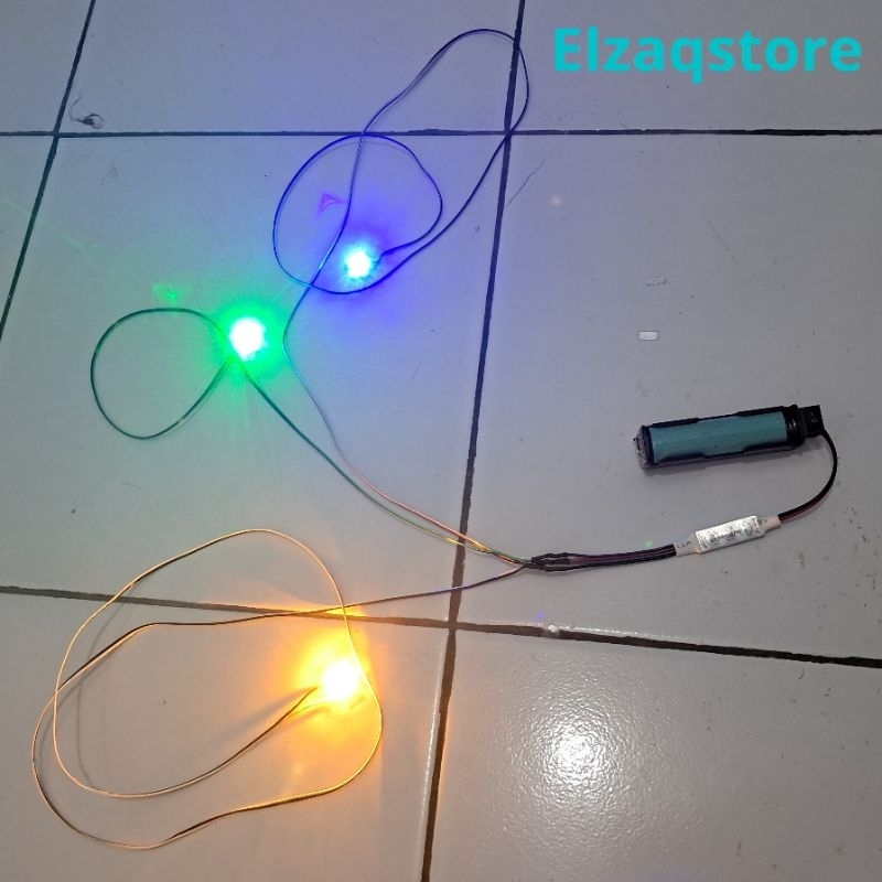 Lampu Layangan Baterai Cas 3 LED HPL Kelap Kelip
