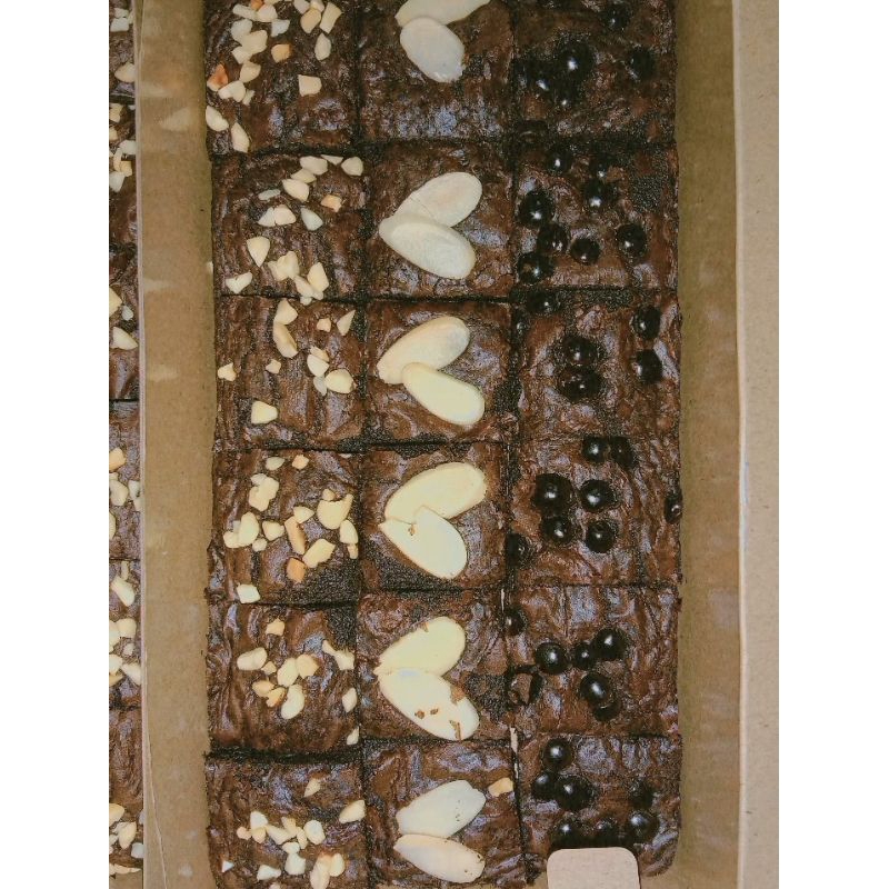 

Brownies (Fudgy Brownies) uk 20x10 cm 18 Potong