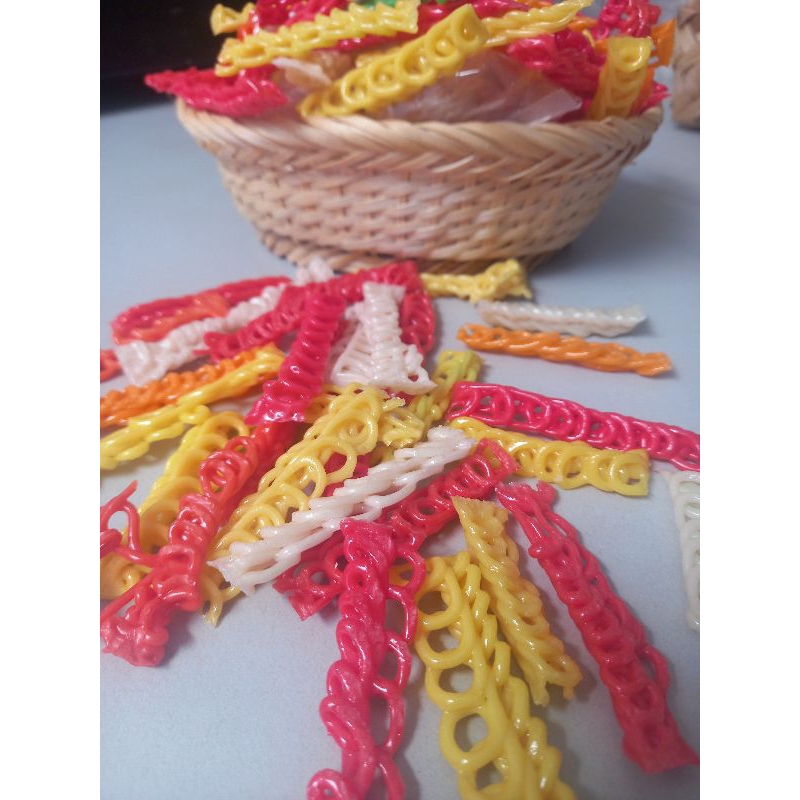 

Aneka Kerupuk seblak mentah / kerupuk tangga warna warni