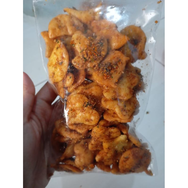 

Snack bentuk original dan pedas daun jeruk