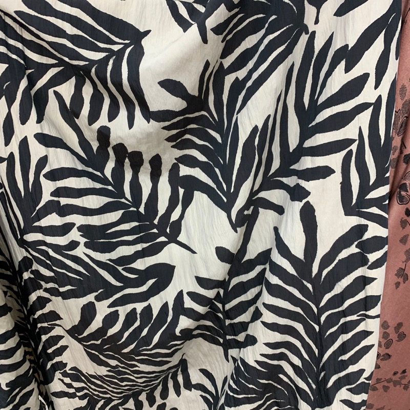 kain crinkle - kain bahan motif - kain katun silky - kain silk crinkle lamanda silk - kain katun gar