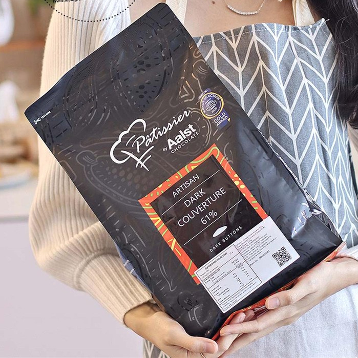 

Patissier 61% Dark Chocolate Couverture 2,5kg SAK Cokelat Coin Coklat