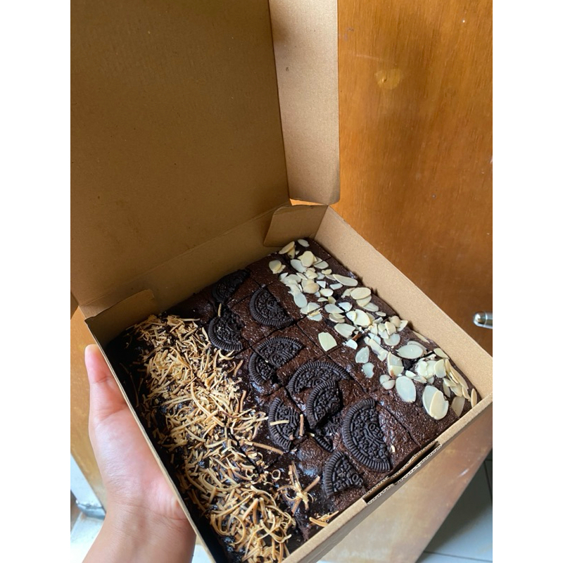 

Kueku “FUDGY BROWNIES” 20x20