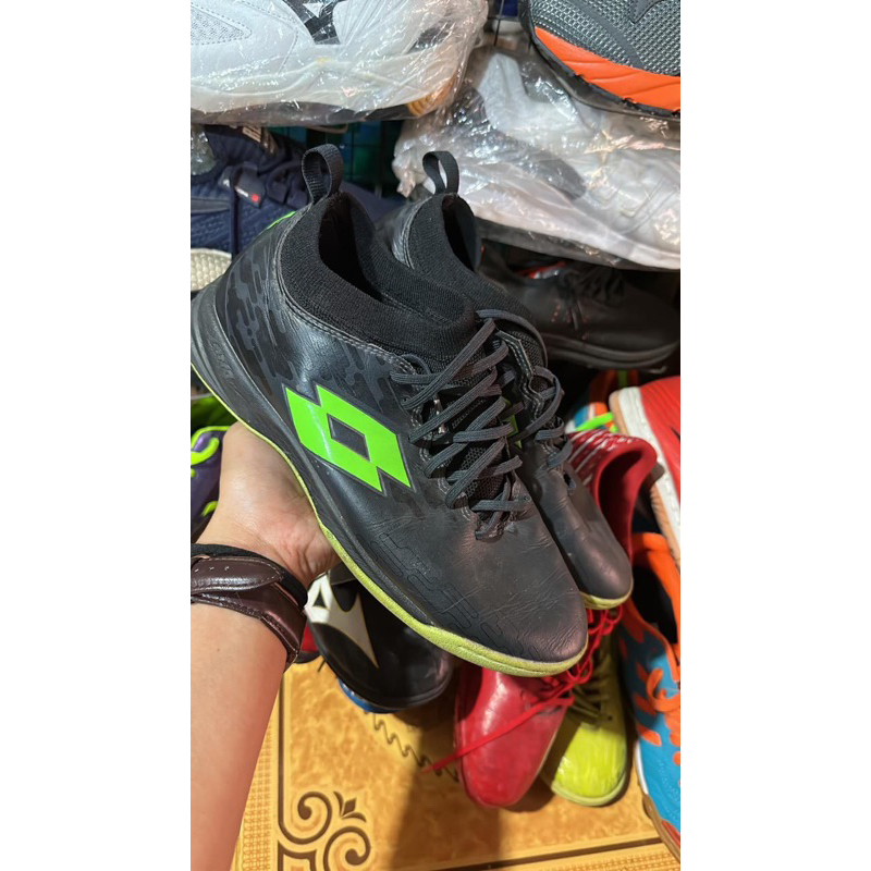 SEPATU SECOND LOTTO SIZE 40