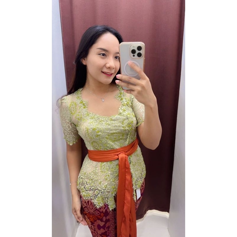KEBAYA METALIK PAYET LENGAN PENDEK
