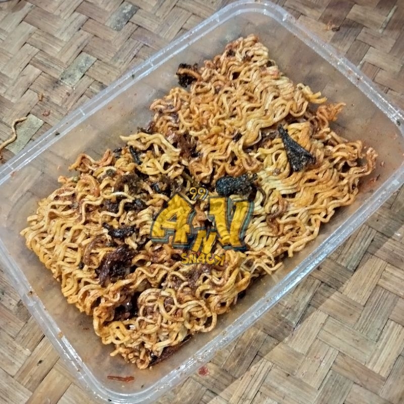 

Mie Keriting Pedas/Mie pedas/Snack Pedas/Mie keriting bumbu basah/Mie keriting Gurih/Mie keriting Cabe Kering/Mie Keriting Asin/Mie keriting Sambal Hijau