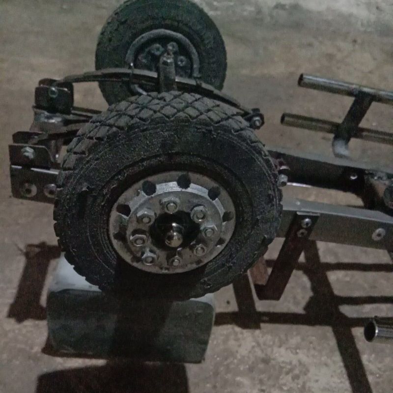 ban miniatur truk rc