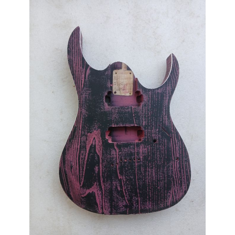 body gitar ibanez 7 string