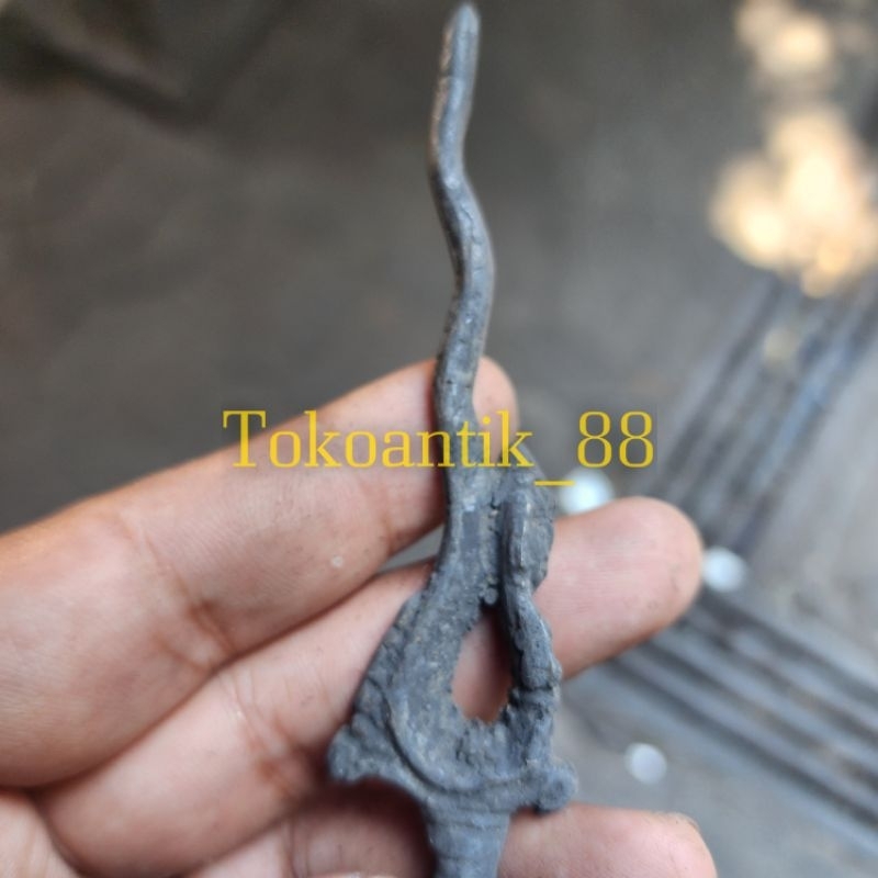 KERIS NYI BLORONG RATU ULAR KUNINGAN SARI
