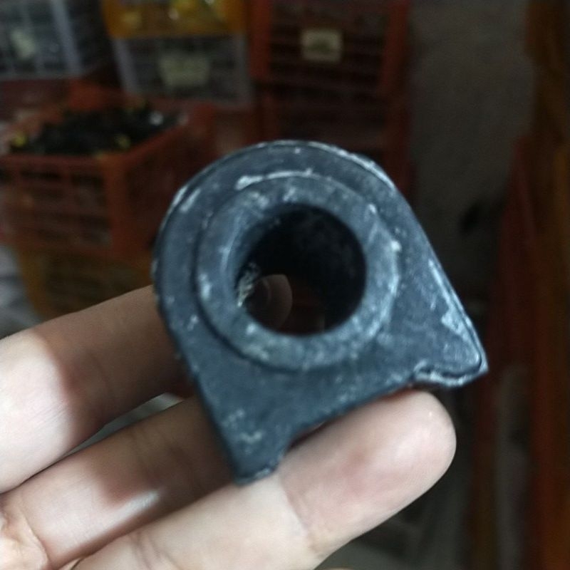 karet stabilizer mobil toyota avanza