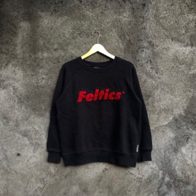 Jaket Sweater Crewneck Feltics Second