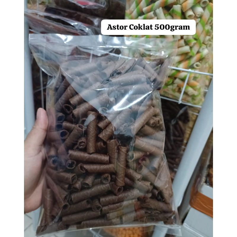 

Cemilan Astor Cokelat 500Gram/Astor Mini Barcelona /Snack Murah Kendari