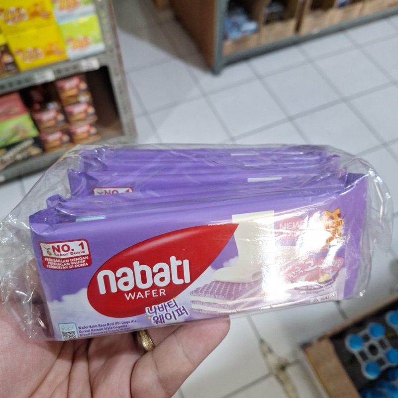 

NABATI WAFER 16gr Goguma renteng isi 10