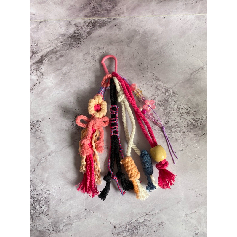Bag charm macrame / Keychain carabiner / gantungan kunci handmade love pink