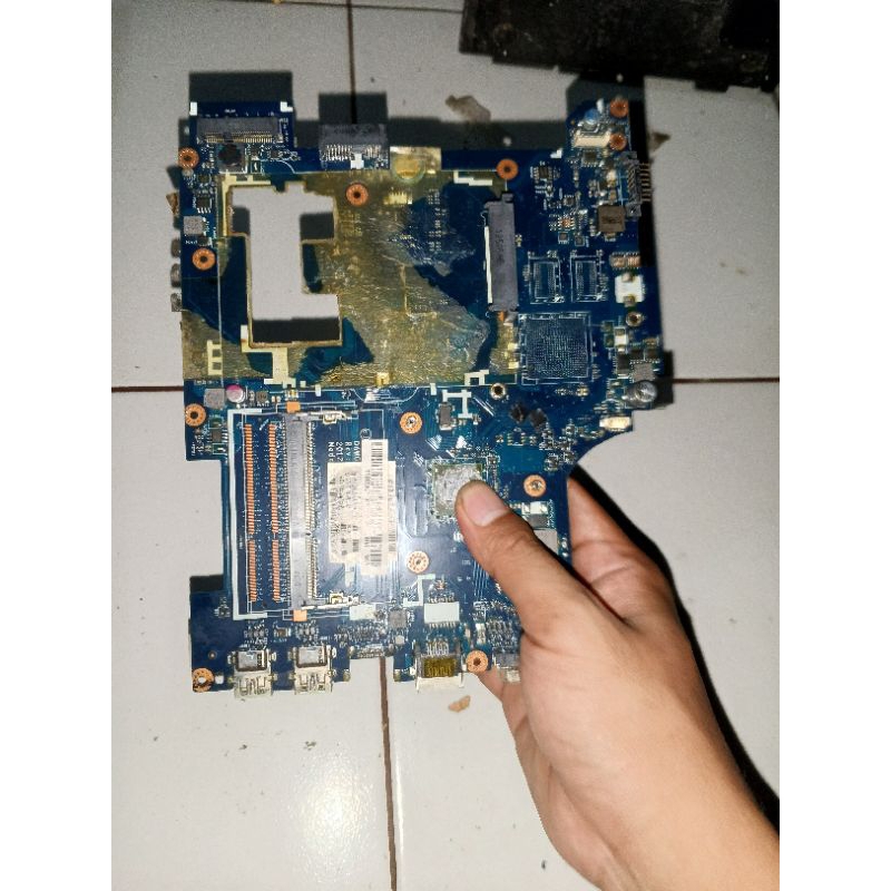 bahan kanibal motherboard laptop Lenovo g485 matot