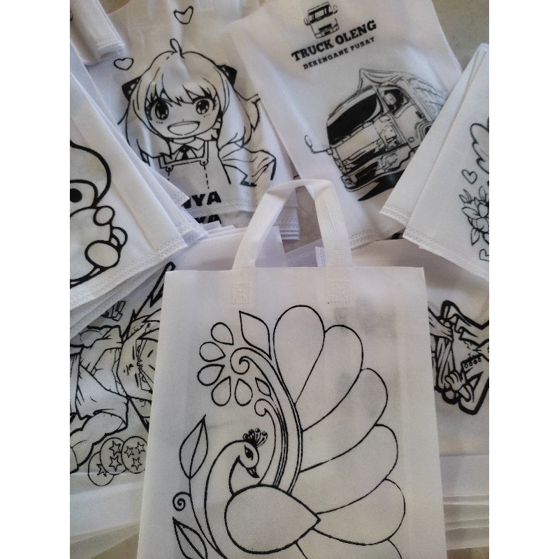 

tas mewarnai spunbond uk 30x40 / 40 pcs
