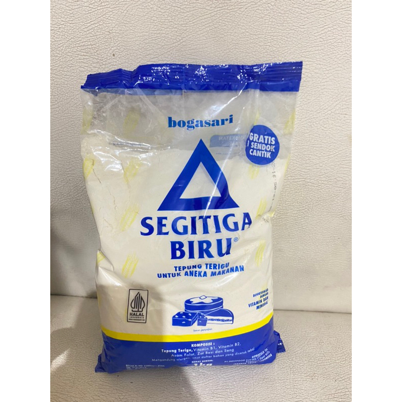 

Tepung Terigu Segitiga Biru Bogasari