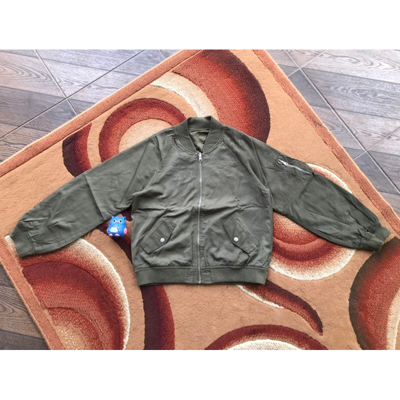 Jaket bomber reversible crop jacket one way tag