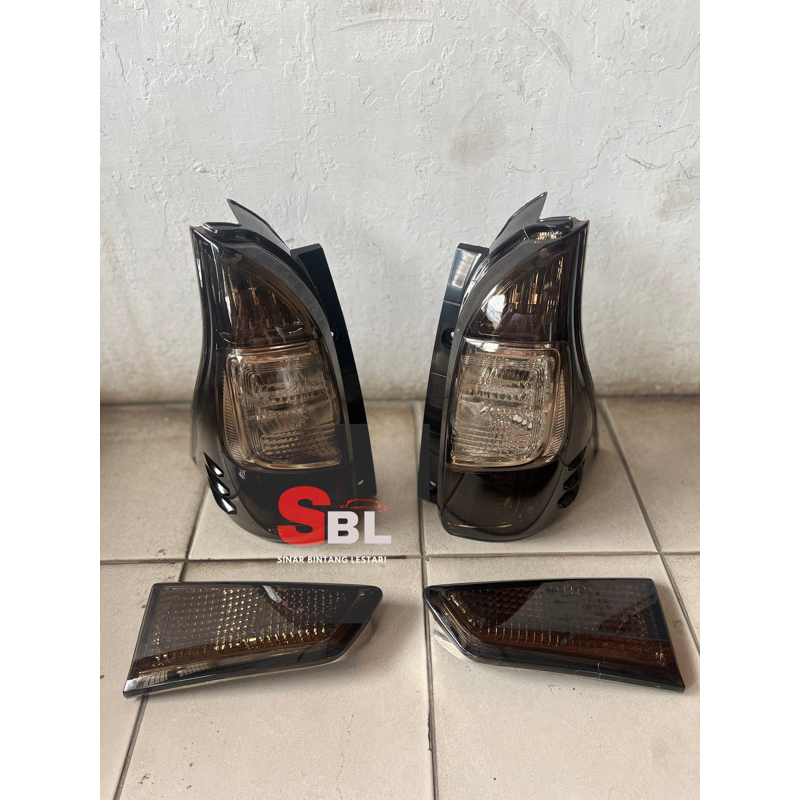 Lampu Stop + Reflektor Bagasi Avanza Smoke ( thn 2012 - 2018 ) COMPLETE