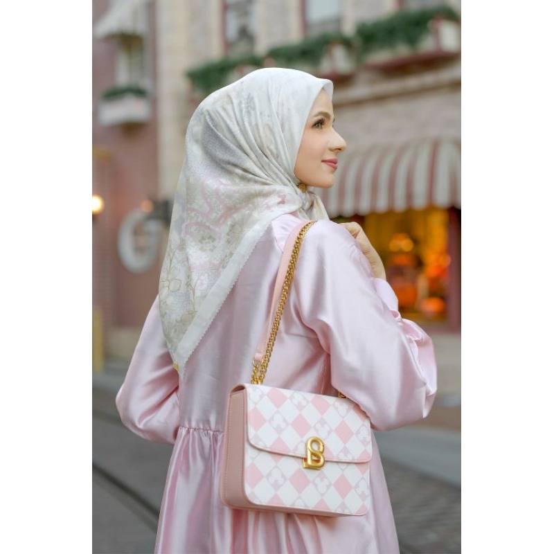 READY... MODINITY WAREHOUSE SALE BUTTONSCARVES AS IS(NO BOX) TDP, Haramain, Ederra, Dubai 1.0, Chupa