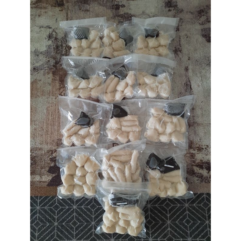 

ada pempek kulit+telor ya ka . Bs di mix 10 pc 30k