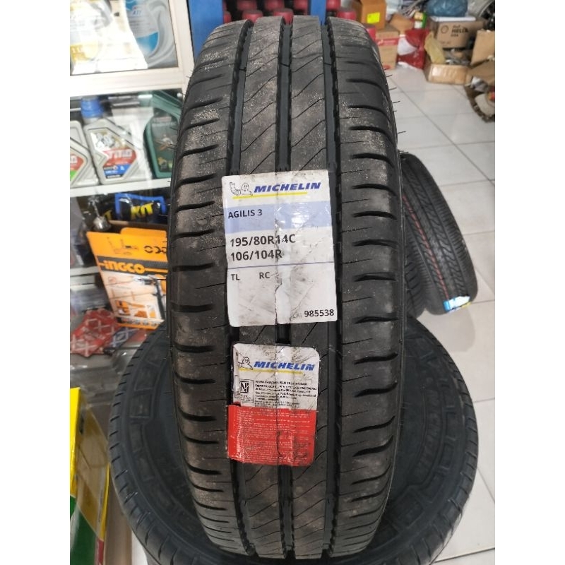 Ban Mobil  195/80R14C 106/104R merk michellin