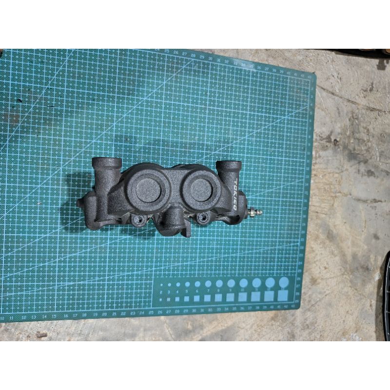 kaliper Tokico kacamata kiri