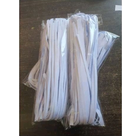 

kertas cacah / kertas serut / kertas awul / kertas hampers /