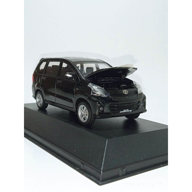 DIECAST SKALA 1/43 AUTO 2000 MINIATUR MOBIL TOYOTA AVANZA VELOZ