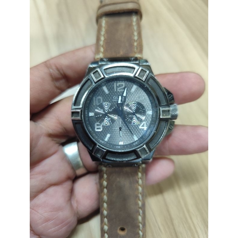 PRELOVED jam Guess