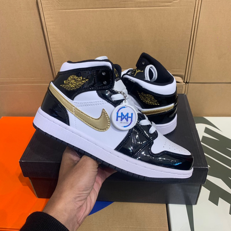 Sepatu Jordan 1 Mid Patent Black White Gold Black Gold Metallic -14291