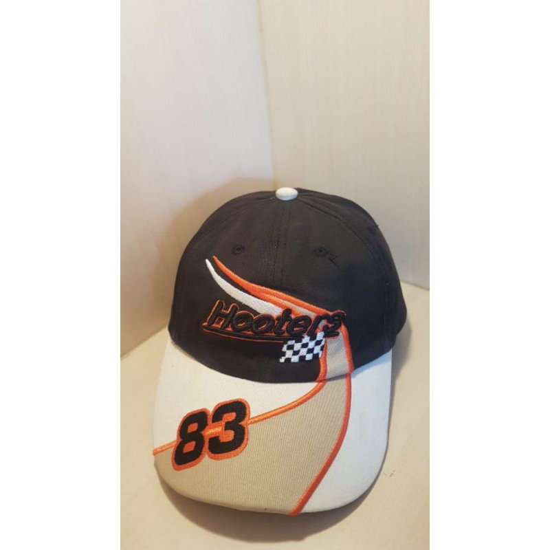 Topi vintage Hooters 83